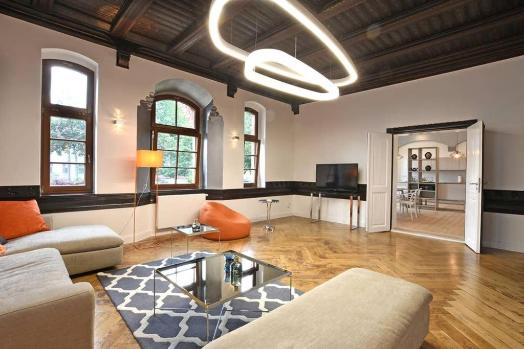 6,5 Luxury Room Apartment - Central Zwickau - 3 Bedrooms - 2 Bathrooms Esterno foto