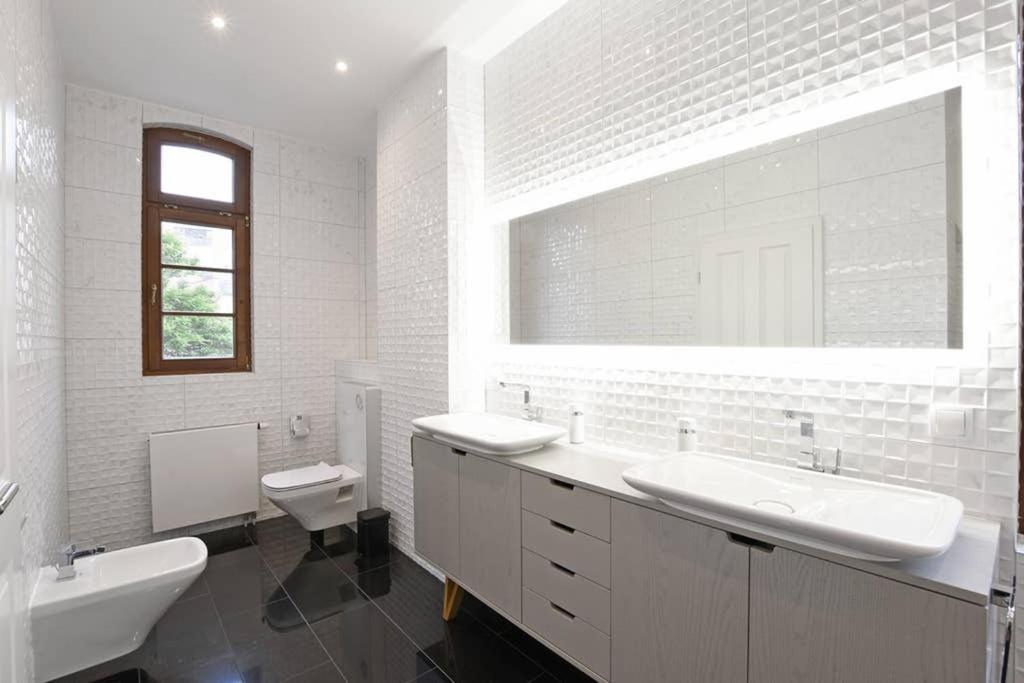 6,5 Luxury Room Apartment - Central Zwickau - 3 Bedrooms - 2 Bathrooms Esterno foto